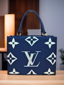 "Stylish Handbag for Girls – Perfect Blend of Fashion and Function"