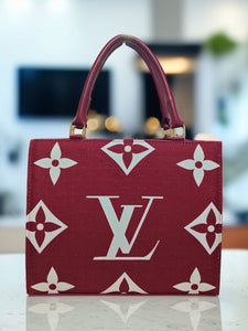 "Stylish Handbag for Girls – Perfect Blend of Fashion and Function"