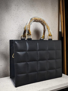 "Elegant Leather Bag for Ladies – Timeless Style and Sophistication"