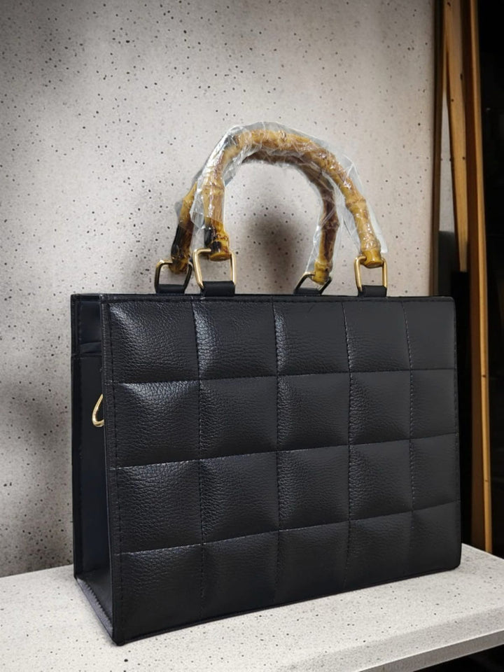 "Elegant Leather Bag for Ladies – Timeless Style and Sophistication"